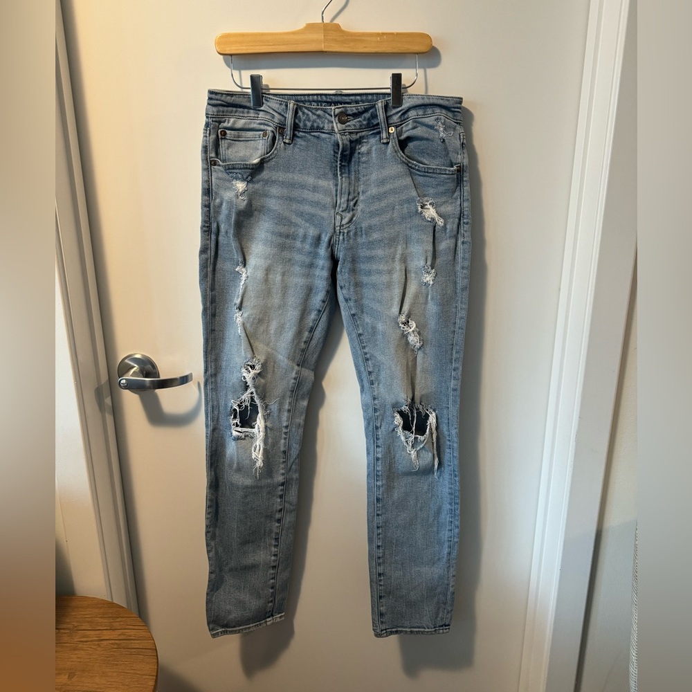 American Eagle Men’s Next Level AirFlex Skinny Jeans with rips